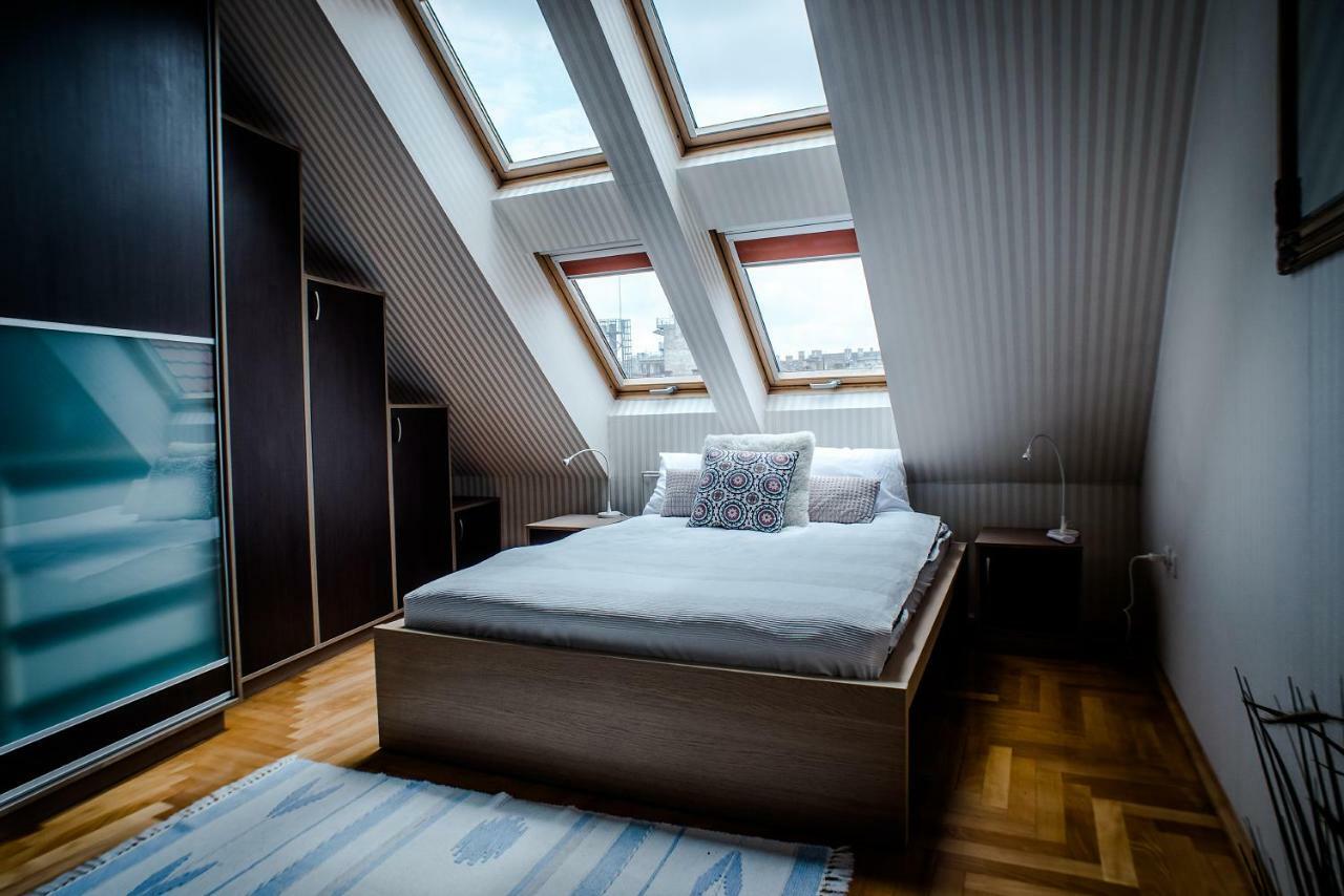 Hollo Apartment - Private Garage - A/C Budapest Bagian luar foto