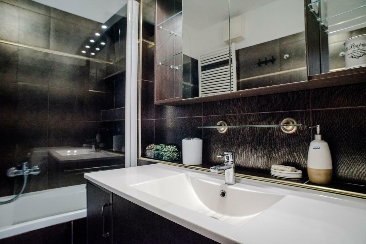 Hollo Apartment - Private Garage - A/C Budapest Bagian luar foto