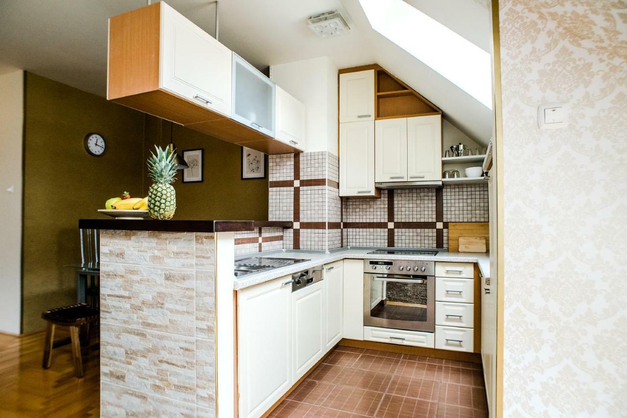 Hollo Apartment - Private Garage - A/C Budapest Bagian luar foto