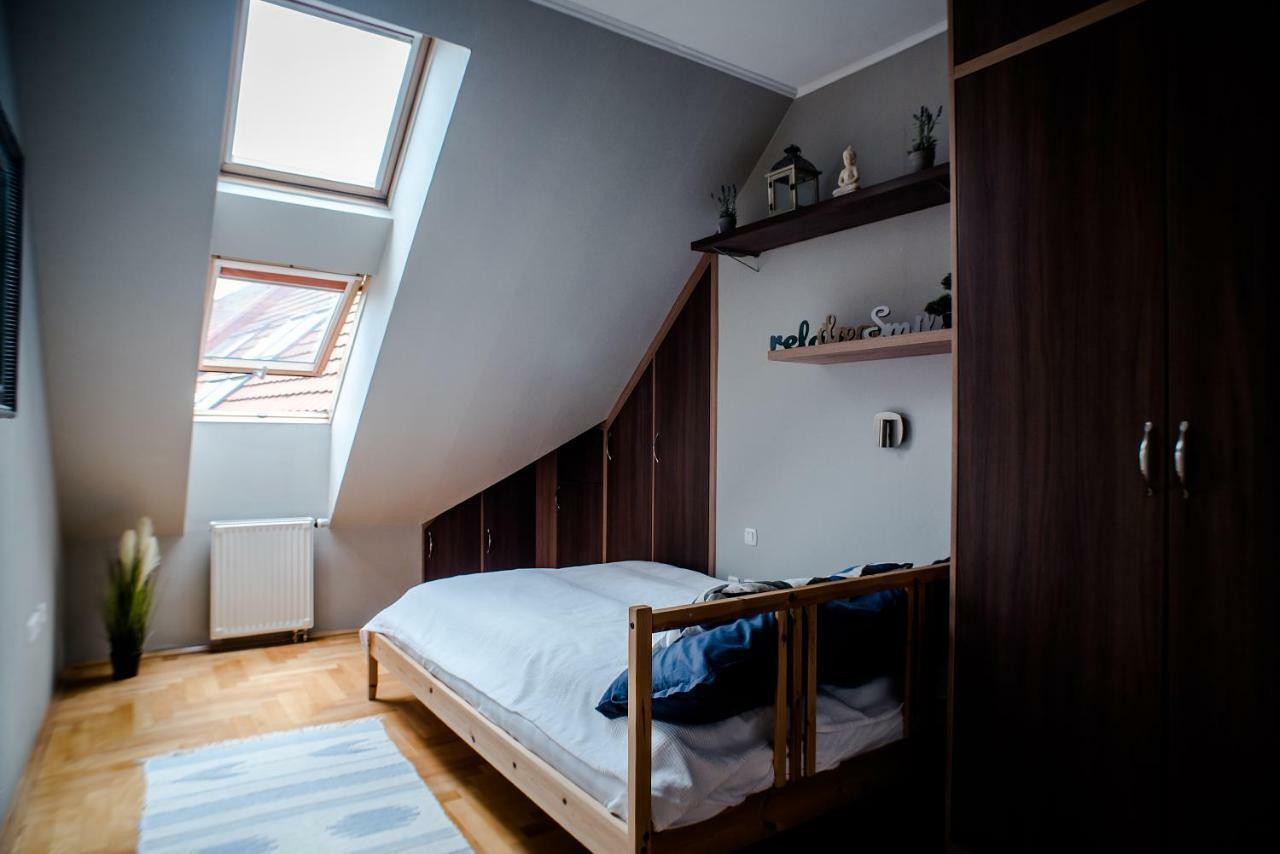 Hollo Apartment - Private Garage - A/C Budapest Bagian luar foto