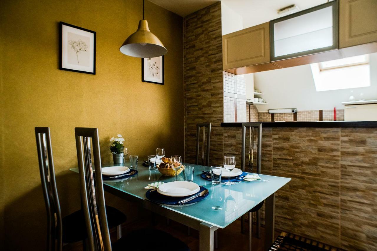 Hollo Apartment - Private Garage - A/C Budapest Bagian luar foto